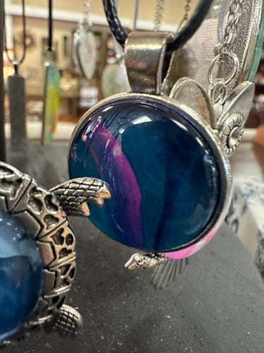 Round purple swirl necklace