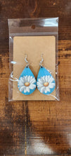 Load image into Gallery viewer, Floral Earrings