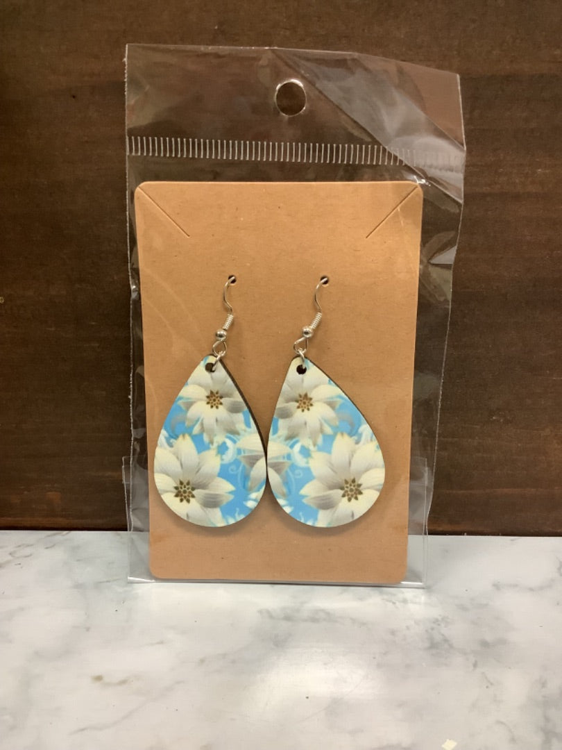 Blue daisy earrings