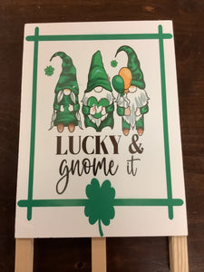 St. Patrick’s day easel decor