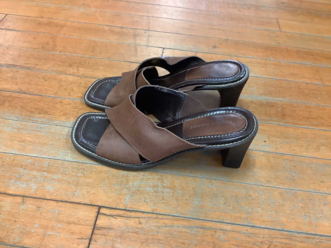 Unsized Sandals