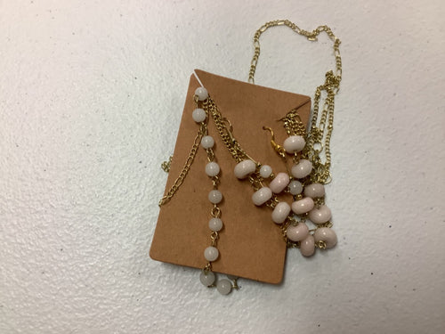 Beige white earring/necklace combo