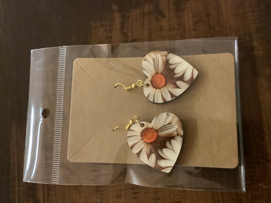 Heart daisy earrings