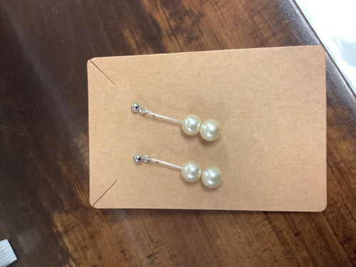 2pearl line earrings